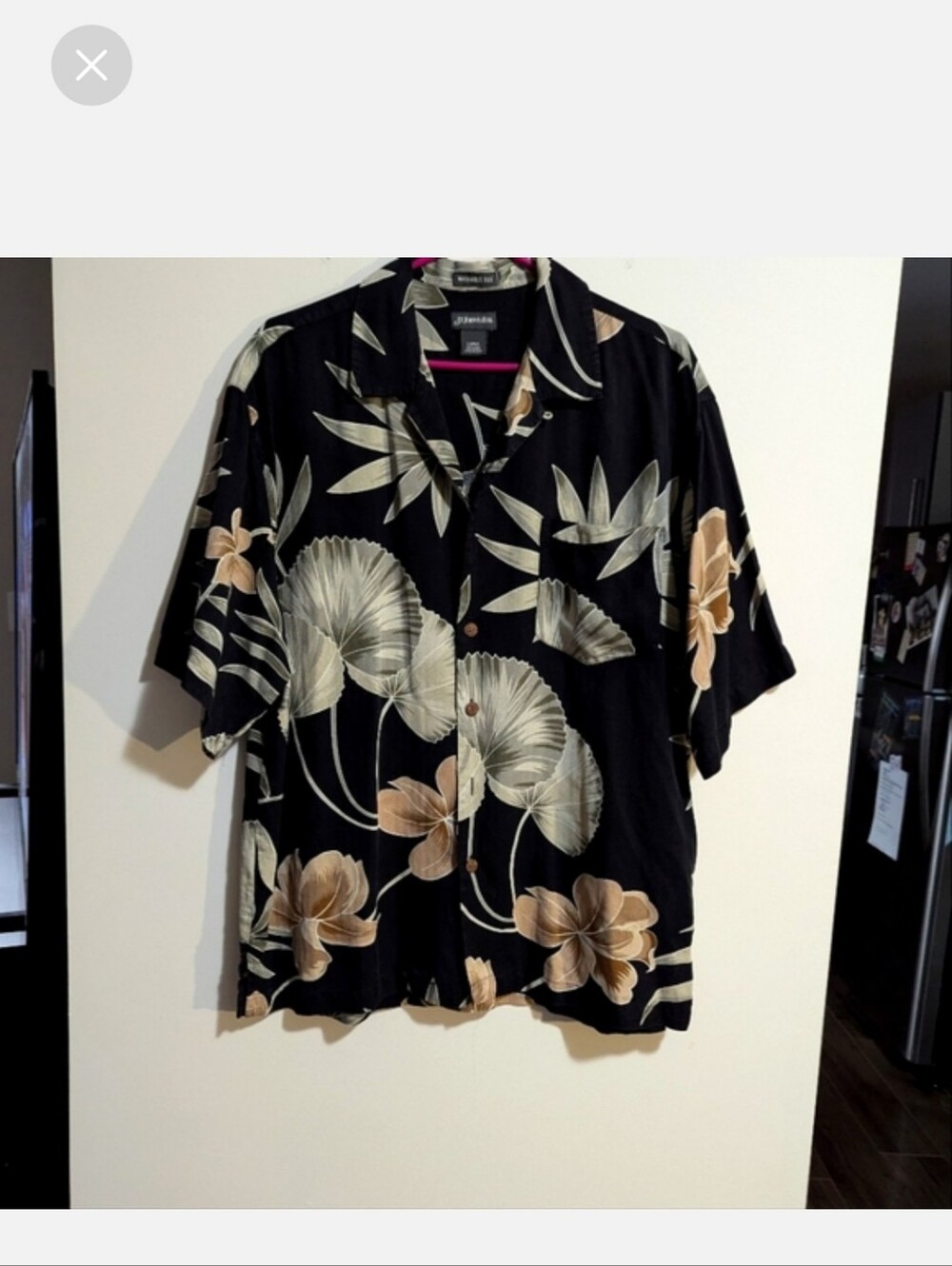 St John's Bay Black Hawaiian Floral Button-Up Shirt. Size Large.